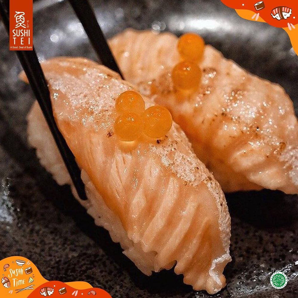 Aburi Salmon Belly Sushi